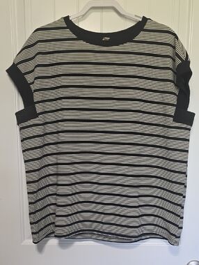 Classic Black & White Striped Short Sleeve Tee